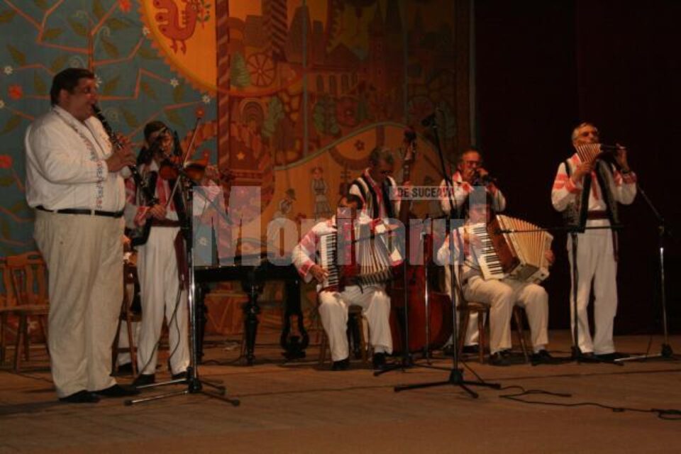 Dom Polski: Peste o sută de artiști amatori nevăzători din toată țara, pe scena suceveană Dom Polski: Peste o sută de artiști amatori nevăzători din toată țara, pe scena suceveană