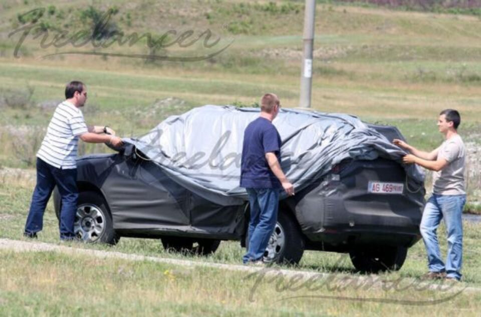 Dacia SUV Foto-spion. Sursa: Freelancer.ro