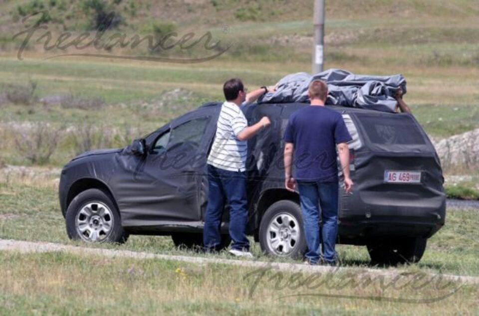 Dacia SUV Foto-spion. Sursa: Freelancer.ro