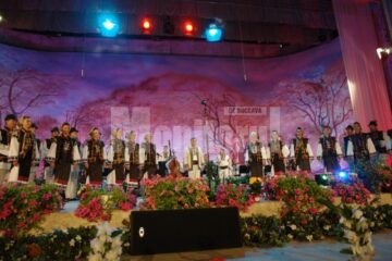 „Tezaur folcloric”: Regal de muzică populară, pe scena suceveană