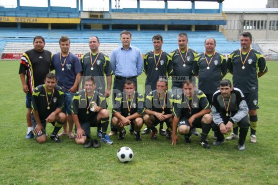Regal fotbalistic: Fostele glorii au făcut spectacol pe Areni