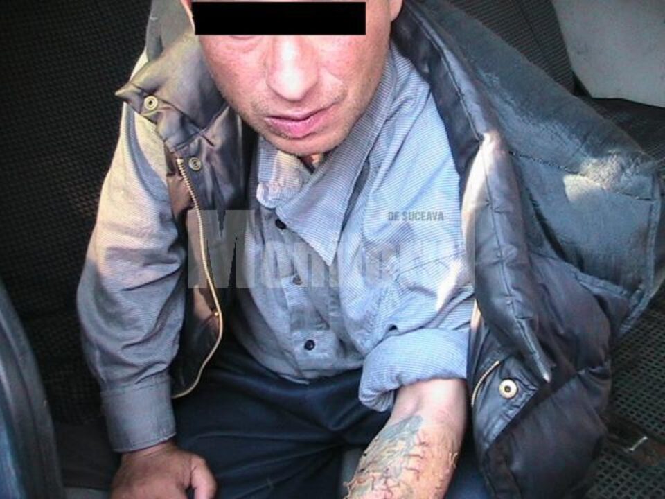 Tânărul care s-a automutilat pentru a impresiona trecătorii