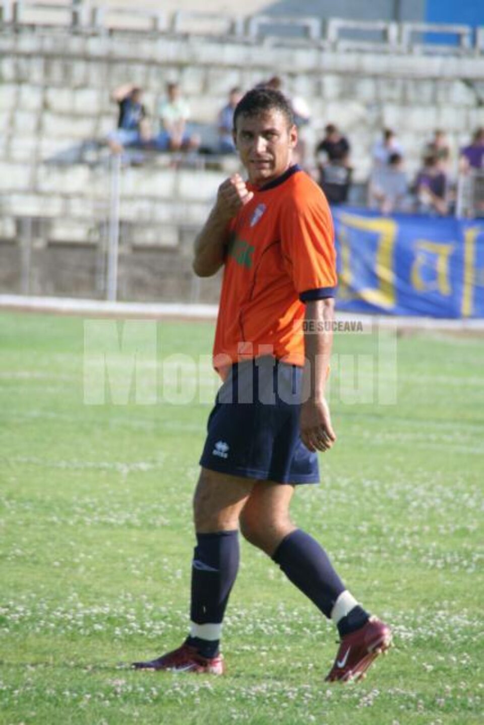Bernard a fost unul dintre puținii jucători importanți din lotul sucevean prezent la reunirea de ieri Bernard a fost unul dintre puținii jucători importanți din lotul sucevean prezent la reunirea de ieri