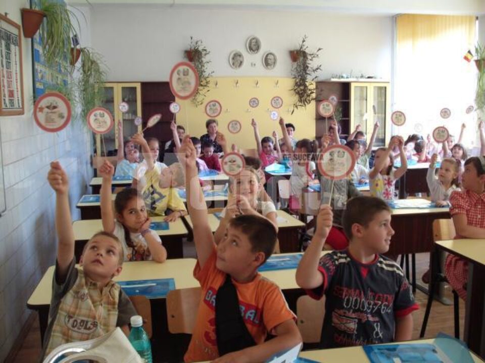 Eveniment: Școală de vară pentru zeci de elevi suceveni Eveniment: Școală de vară pentru zeci de elevi suceveni