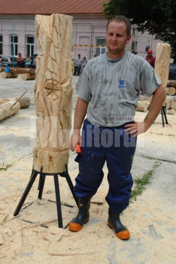 Nord Club Arena: Concurs de tăiat și sculptat lemne la Zilele Putnei