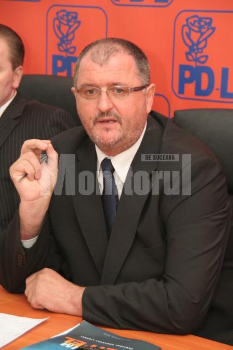 Orest Onofrei: „Îl rog să verifice dacă sunt și alte cauze care fac ca pe DN 17 să fie doar semafoare și nu oameni la lucru”