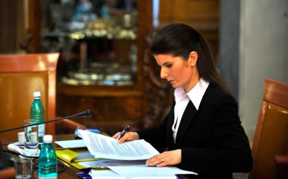 Monica Ridzi: "Consider că o demisie în acest moment ar fi un act de lașitate din partea mea”. Foto: MEDIAFAX