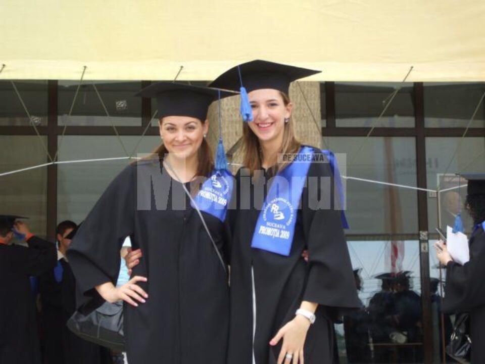 Theodora Amalia Chirilă (foto dreapta): „Consider că bacalaureatul este un examen care se poate trece cu note mari dacă te pregătești”