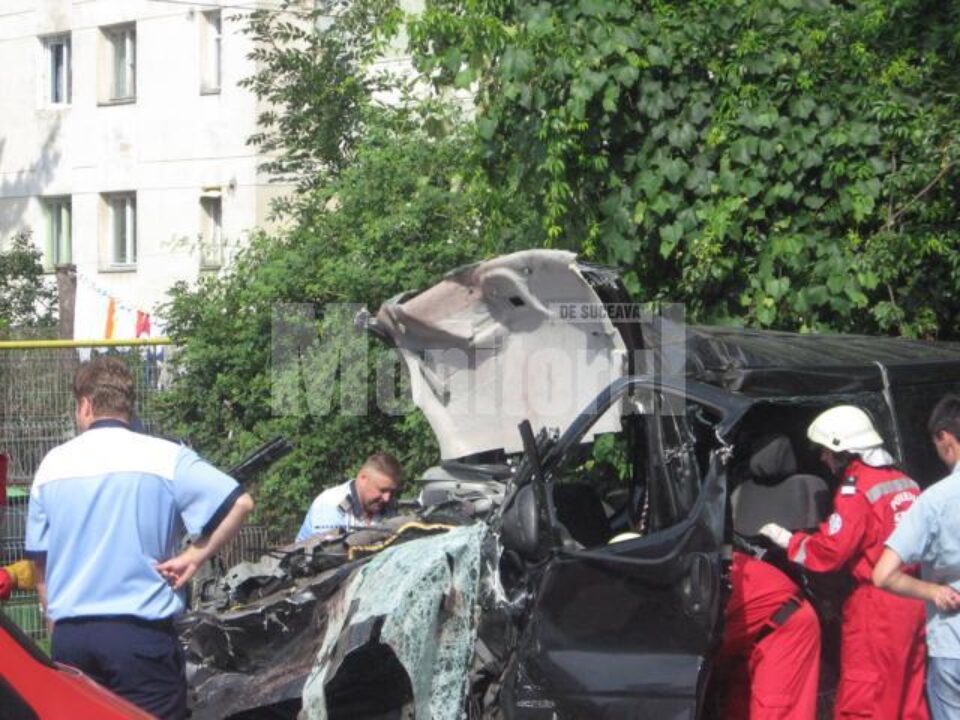 Dramă: Trei morți și patru răniți, după un teribil accident