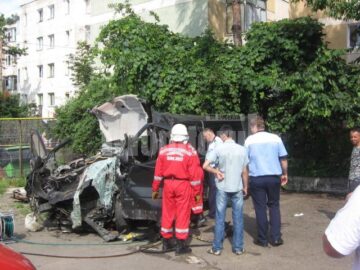 Destine frânte: Au murit în microbuzul cu care veneau din străinătate, la doi pași de casă