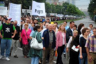 Aproximativ 5.000 de persoane au participat la procesiune. Foto: MEDIAFAX