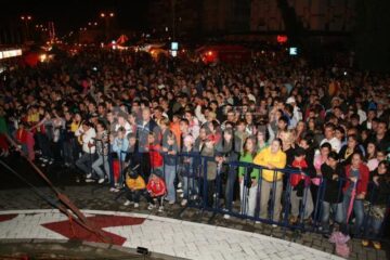 Zilele Humorului: Festin cu mâncăruri din cartofi la concursul „Barabula de Aur”