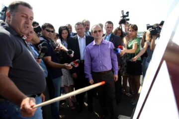 Premierul Boc și ministrul Berceanu pe șantierul centurii Timișoarei. Foto: MEDIAFAX