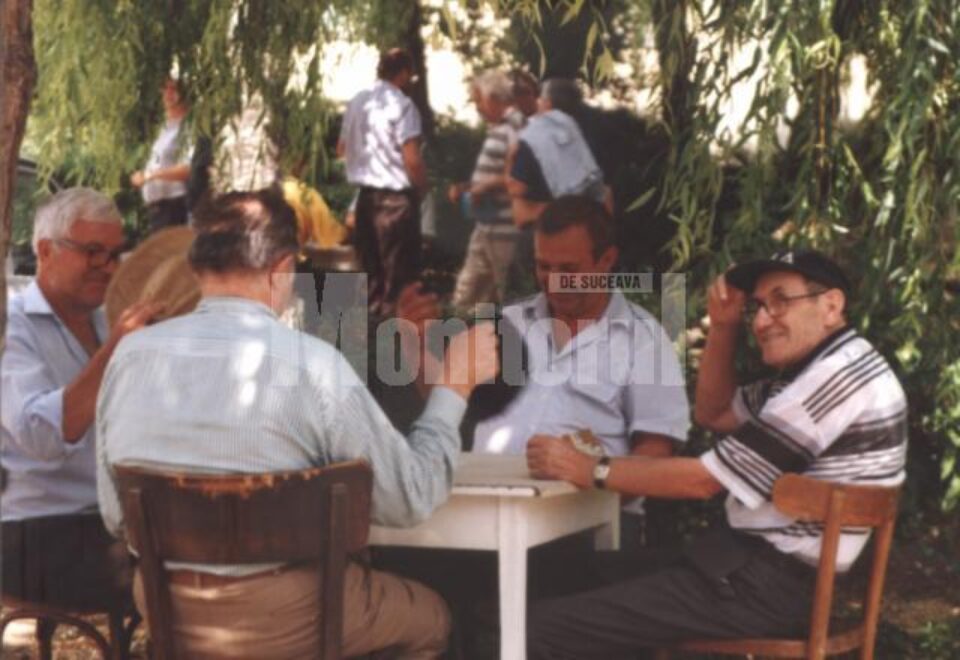 Medicii recomandă evitarea expunerii prelungite la soare între orele 11.00 – 18.00 Medicii recomandă evitarea expunerii prelungite la soare între orele 11.00 – 18.00