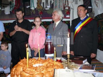 La Poiana Stampei: Festivalul Național „Flori de pe Dorna”