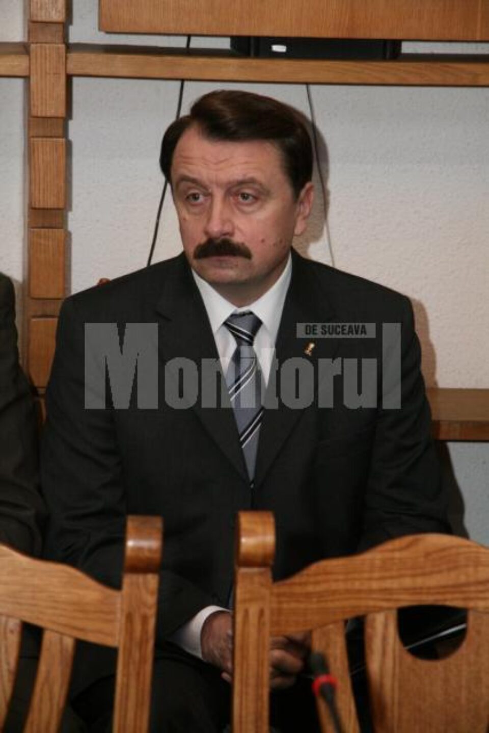 Vasile Ilie și Vasile Rîmbu riscă să piardă sprijinul politic al partidului care i-a propulsat în funcții