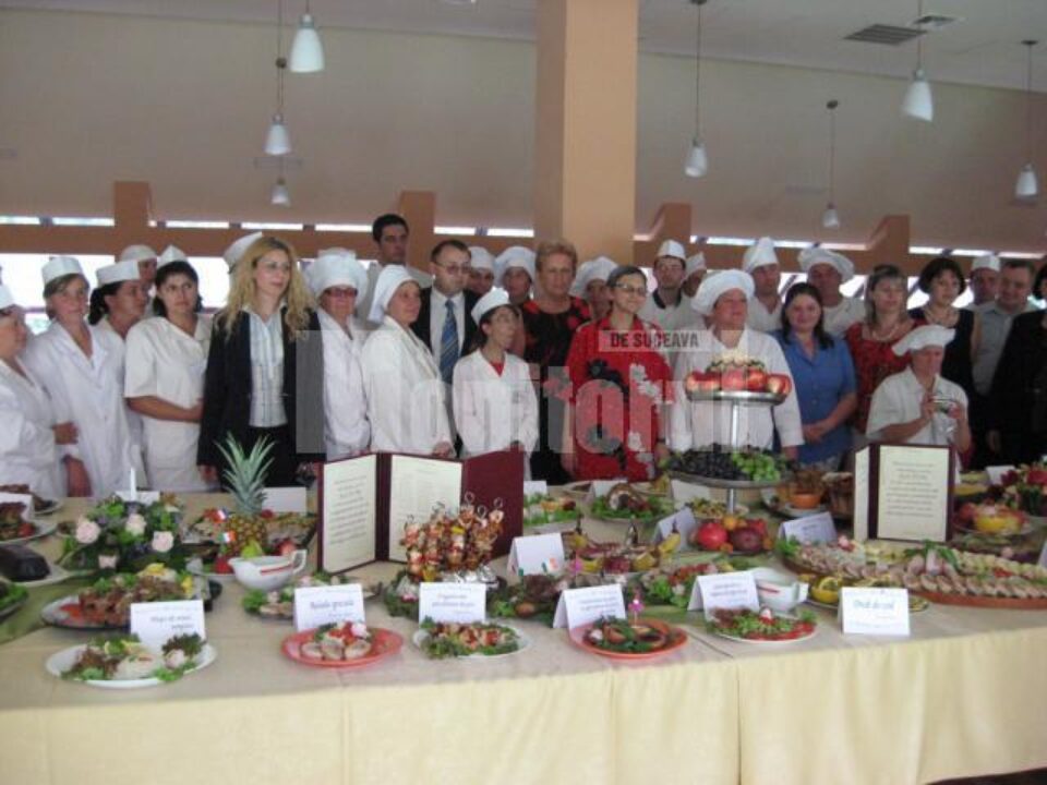 Expoziția culinară realizată de absolvenții cursului de bucătar