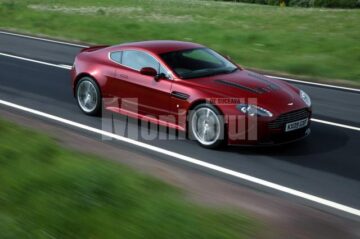 Aston Martin V12 Vantage