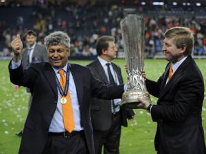 Mircea Lucescu a primit, marți, titlul de antrenor emerit din partea Ministerul Tineretului și Sporturilor din Ucraina. Foto: MEDIAFAX