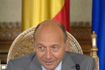 Băsescu a spus că sindicatele sunt elementul central al blocajului reformei educației. Foto: Sorin LUPȘA