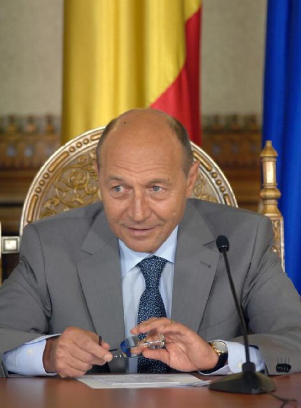 Băsescu a spus că sindicatele sunt elementul central al blocajului reformei educației. Foto: Sorin LUPȘA