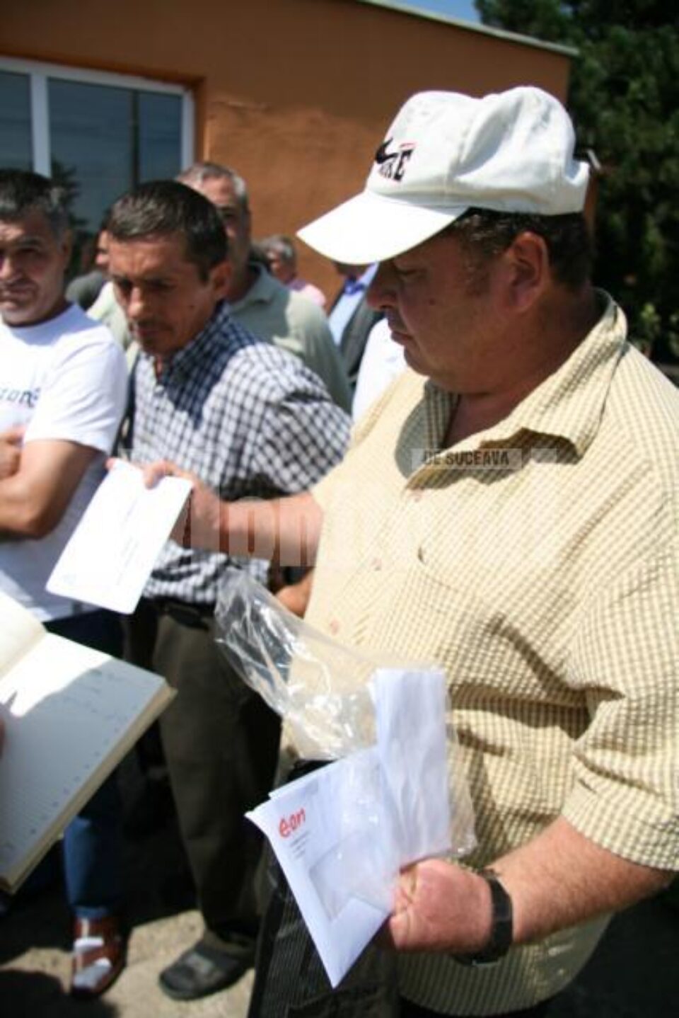 Protest: 30 de foști angajați ai lui Duduman își cer drepturile salariale