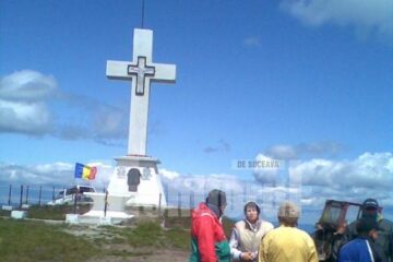 La înălțime: Ceremonie religioasă pe „Acoperișul Bucovinei”