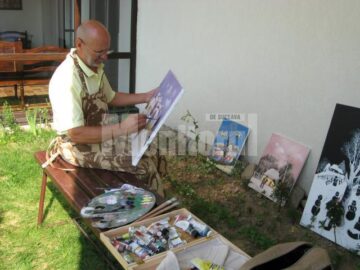 Pictorul vasluian Costică Onuță, la lucru