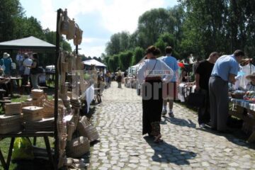 Începând de vineri: Târgului Meșterilor Populari, în incinta Muzeului Satului Bucovinean