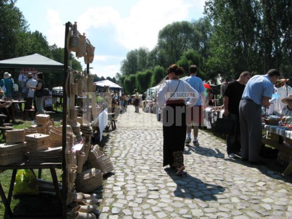 Începând de vineri: Târgului Meșterilor Populari, în incinta Muzeului Satului Bucovinean