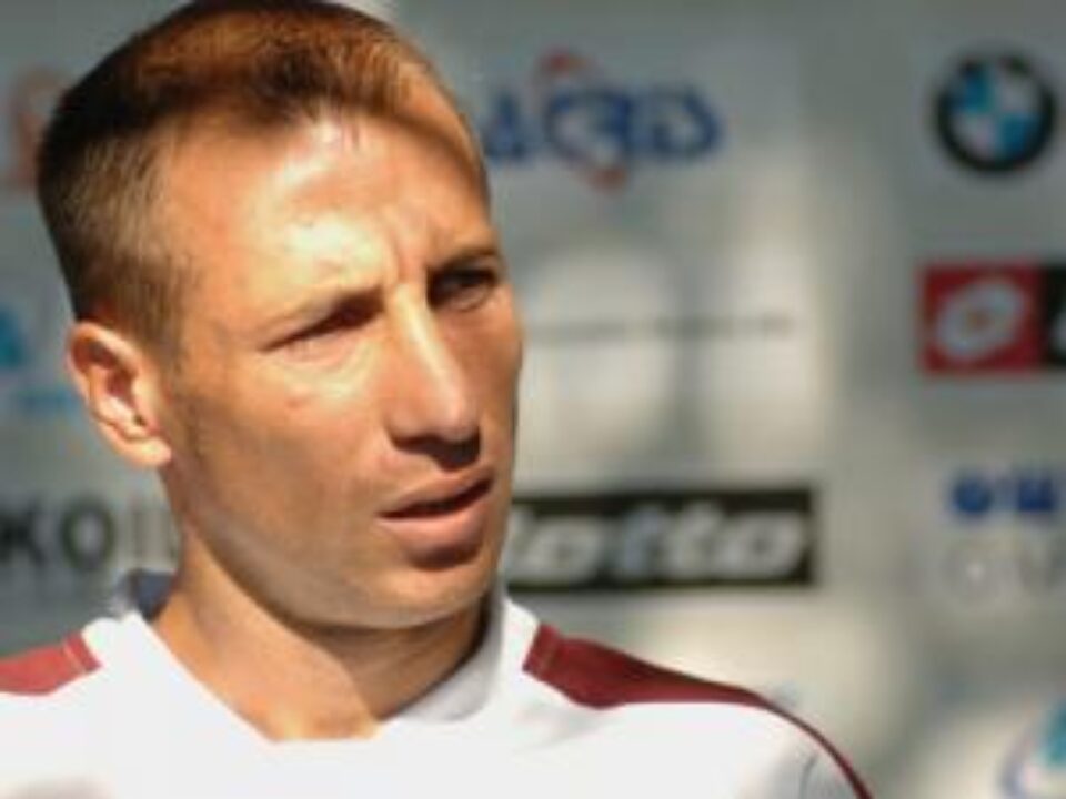 Mijlocașul echipei FC Brașov, Robert Ilyeș. Foto: MEDIAFAX