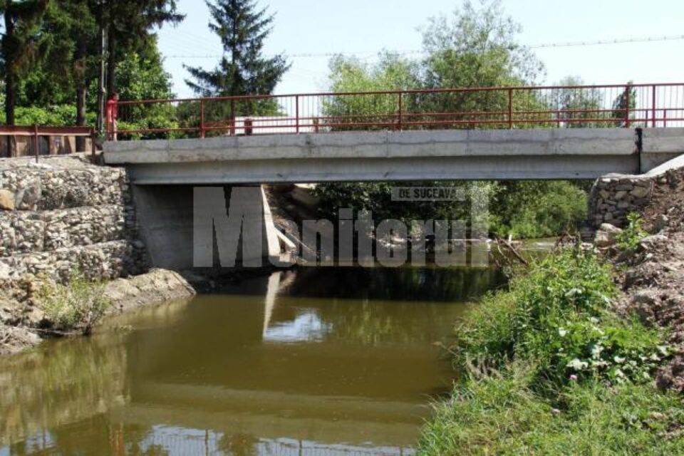 Investiții: În Fălticeni a fost construit un pod nou peste râul Șomuzul Mare