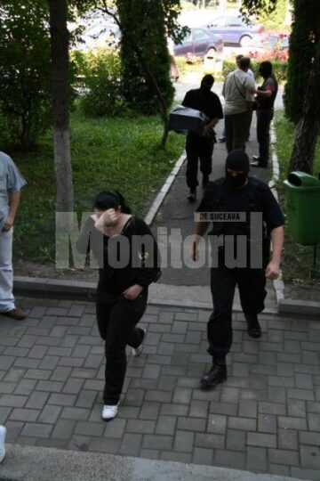 Printre suspecți erau si câteva femei