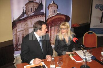 Criză: Flutur nu exclude desființarea unor ministere