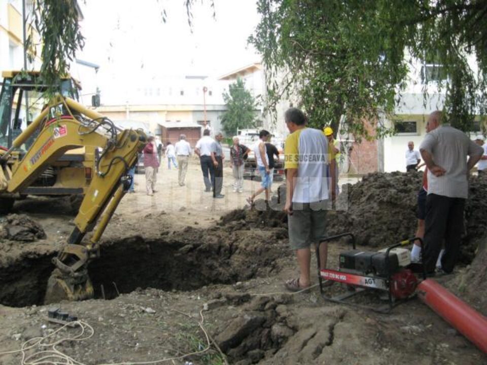 Groapa în care a căzut muncitorul