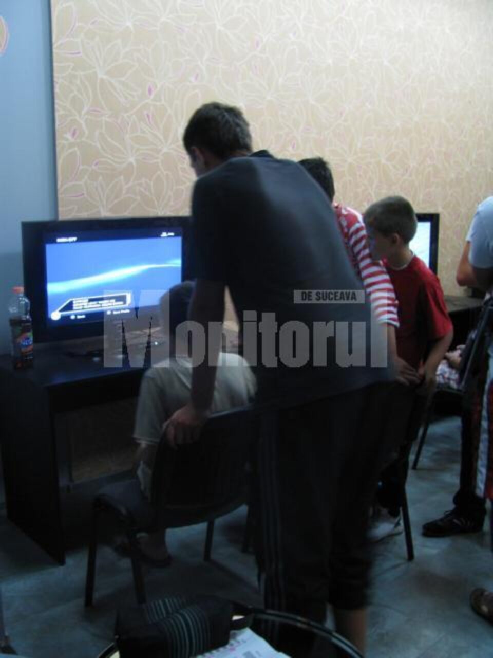 Competiție FIFA: Peste șase ore de fotbal virtual, pentru premii în bani