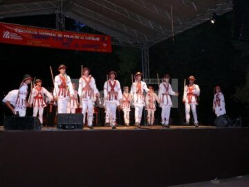 Manifestare: Festivalul Național de Folclor al Copiilor „Dorna, plai de joc și cântec”
