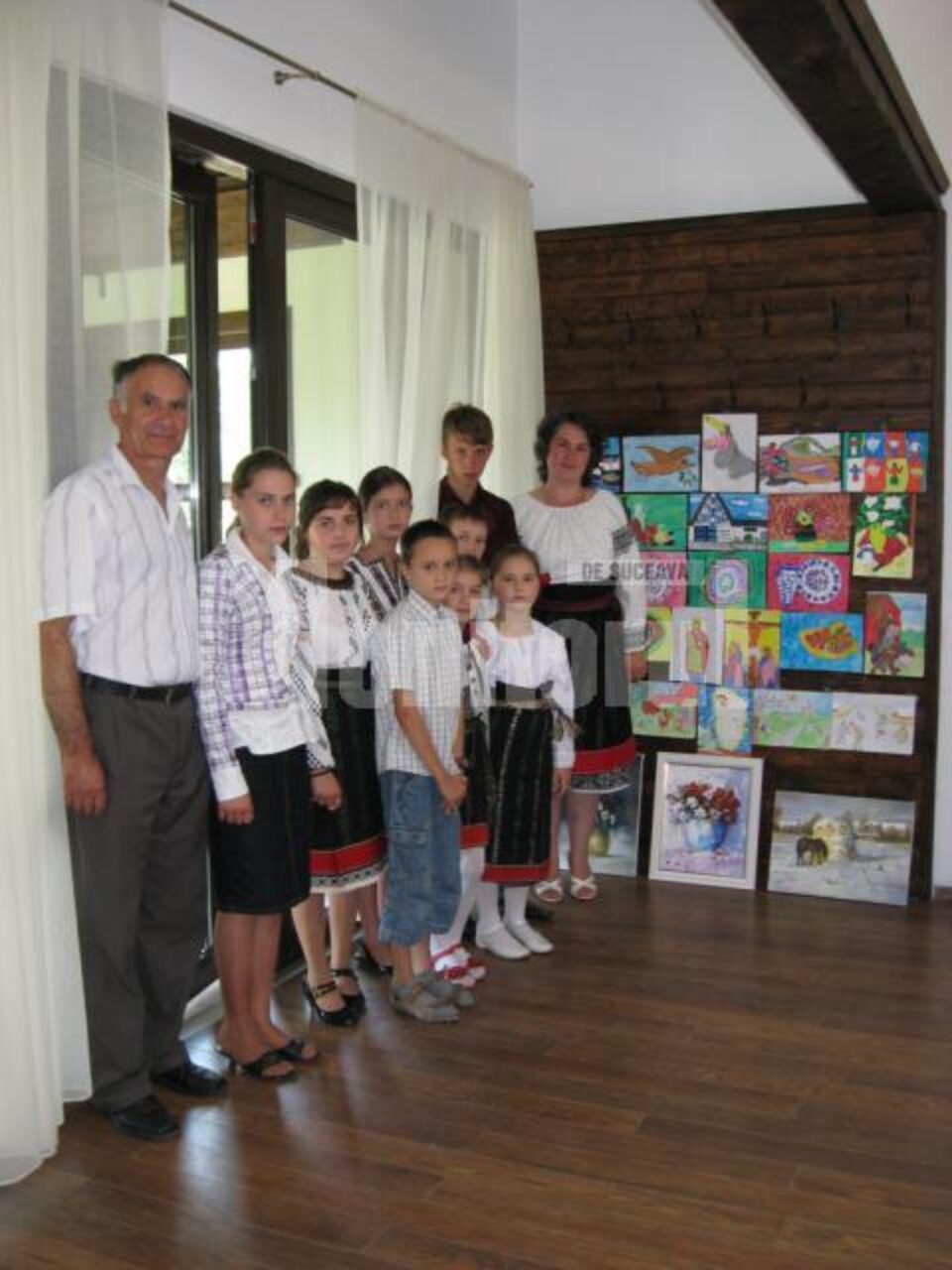 Micii artiști de la Școala din Horodnic de Sus