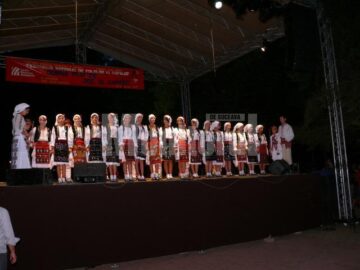 Manifestare: Festivalul Național de Folclor al Copiilor „Dorna, plai de joc și cântec”