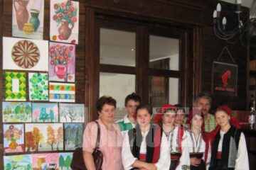 Grupajul cromatic realizat de copiii din Voitinel