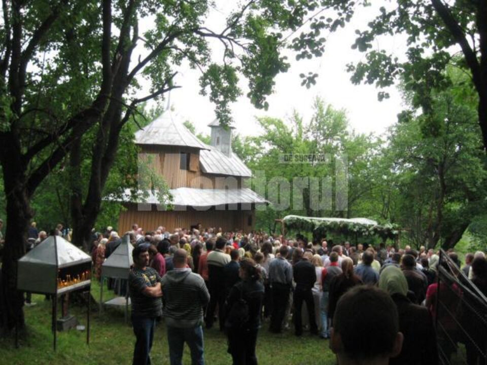 Schitul Mănăstioara este unul dintre cele mai vechi lăcașuri de închinăciune din județ Schitul Mănăstioara este unul dintre cele mai vechi lăcașuri de închinăciune din județ