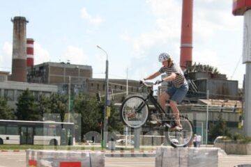 Senzații tari: Demonstrație de ciclism trial, la Shhopping City Suceava