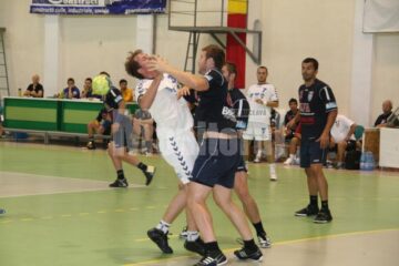 Handbal: Universitatea a câștigat trofeul memorial „Mihai Mironiuc”