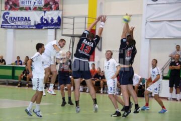 Handbal: Universitatea a câștigat trofeul memorial „Mihai Mironiuc”