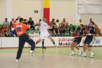 Handbal: Universitatea a câștigat trofeul memorial „Mihai Mironiuc”