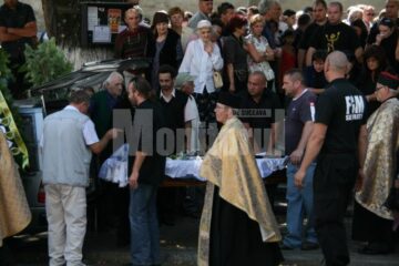 Omul de afaceri omorât la drumul mare de tâlhari a fost păzit de bodyguarzi pe ultimul drum