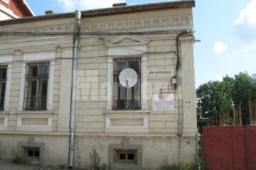 Vechiul imobil din care va fi păstrată numai fațada
