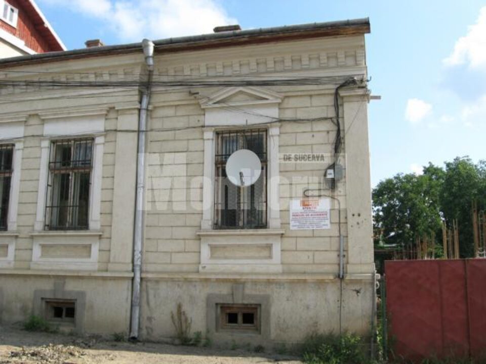 Vechiul imobil din care va fi păstrată numai fațada