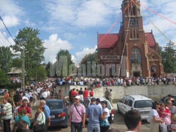 Slujba centrala a marii sarbatori a atras in jur de 10.000 de credinciosi