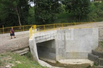 Pod din satul Mihoveni, distrus la inundațiile de anul trecut, refăcut acum în totalitate